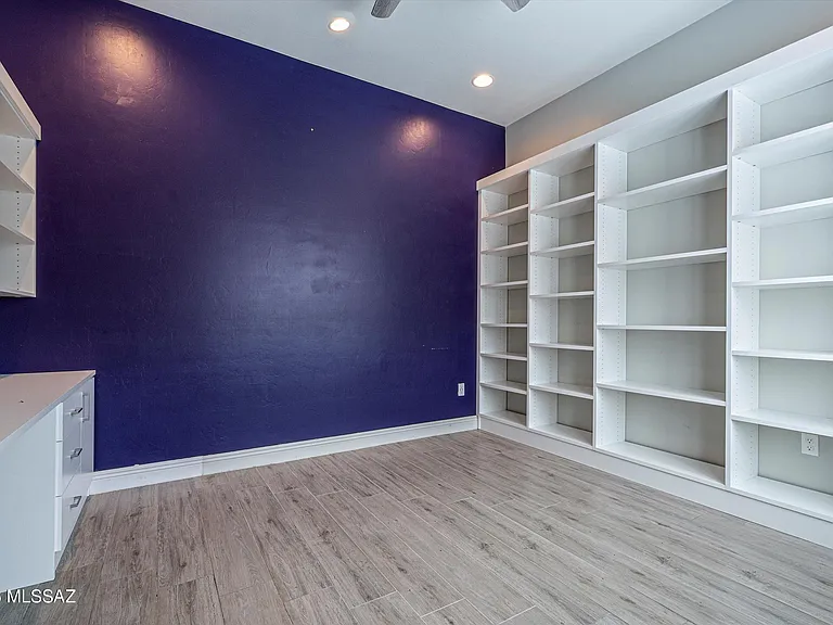 2447 N Wychwood Ct — Photo 31