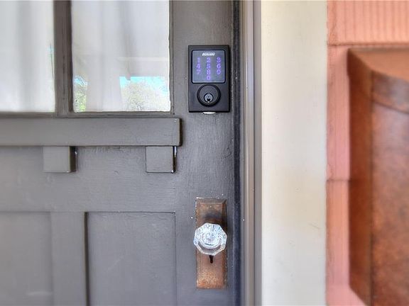 5th image of 921 Vistabula St