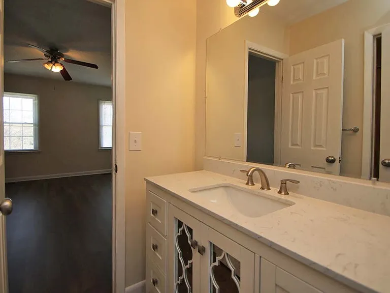 1410 Country Club Ct — Photo 11