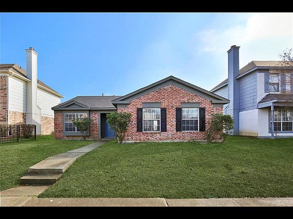 2nd image of 1012 Brae Loch Dr