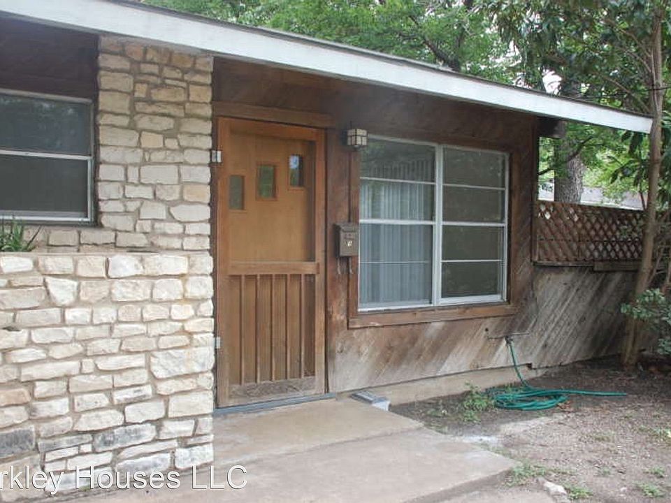 1st image of 2002 Pasadena Dr #A