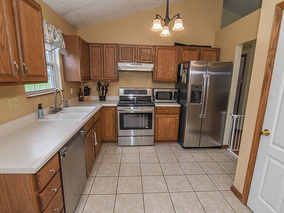 2nd image of 10714 Glenhurst Dr
