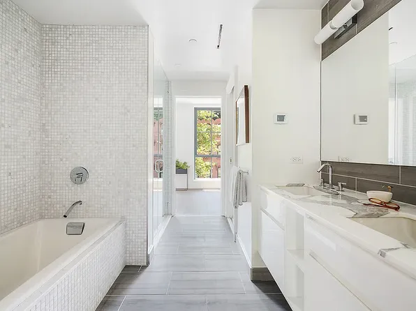 71 Greene Avenue image 9 of 21