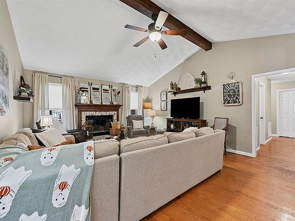 5th image of 285 Huckleberry Way