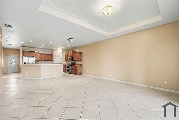 627 SW 47th Ter — Photo 4