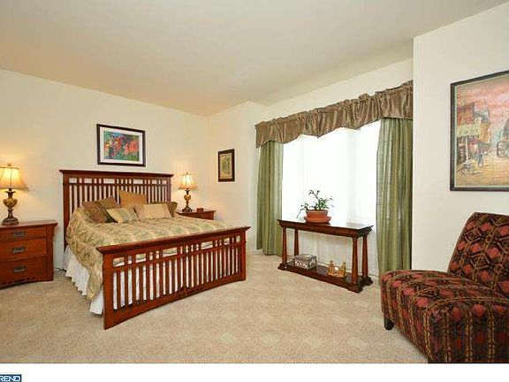 5th image of 619 Caravay Ln