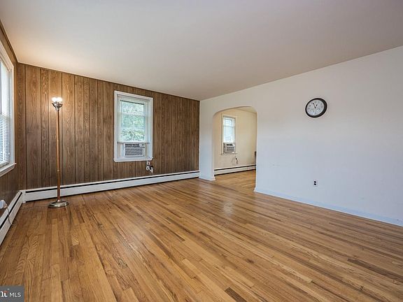 5th image of 825 Elkton Rd