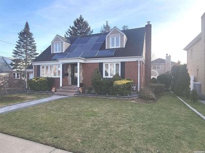 710 7th Avenue, New Hyde Park, NY, 11040