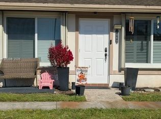 8069 SW 19th Ct, Davie, FL 33324