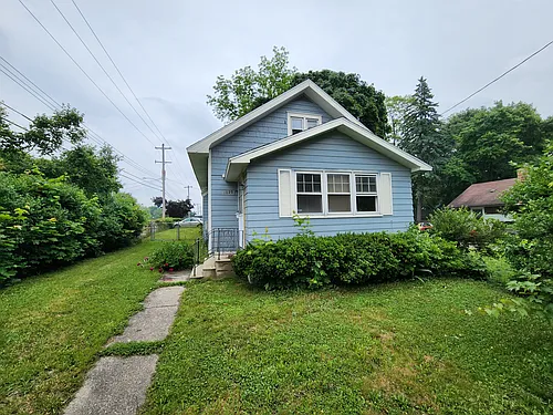 1020 Queen St Photo 1