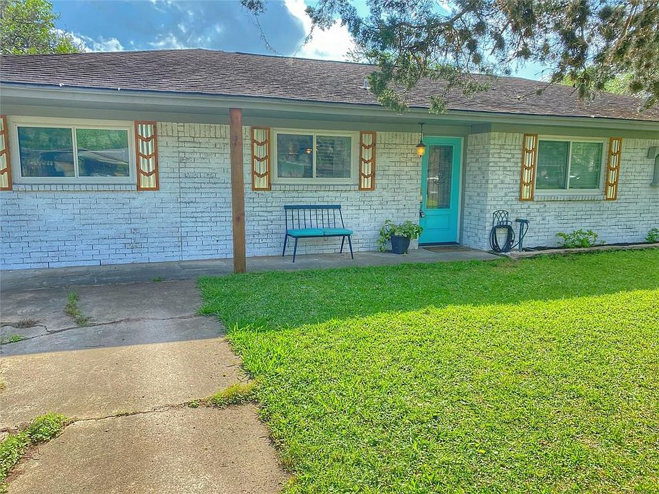 1st image of 214 Avenue H
