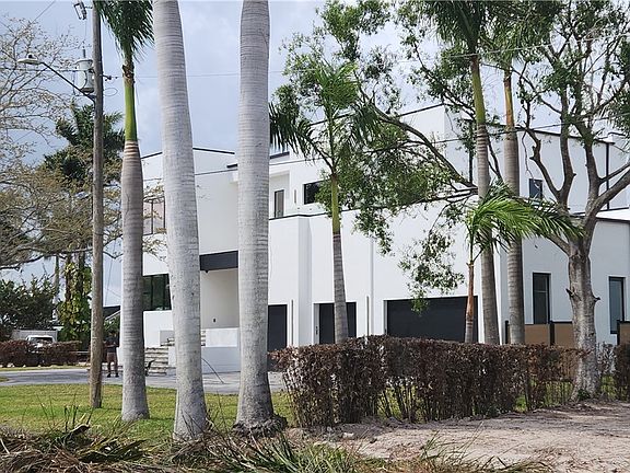 3rd image of 4528 E Riverside Dr