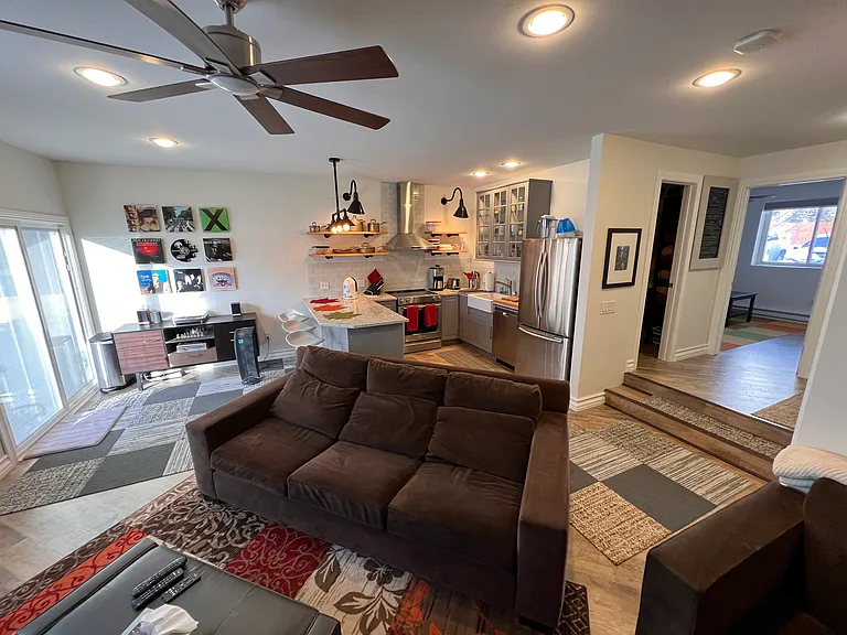 108 Summit Dr — Photo 1