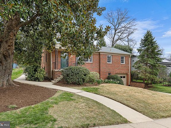 3rd image of 315 Princeton Blvd