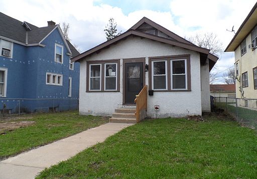 1st image of 901 Queen Ave N