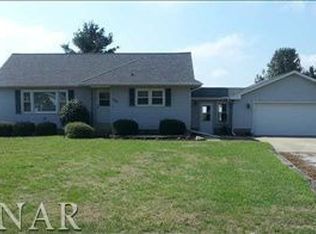 460 E Clay St, El Paso, IL 61738