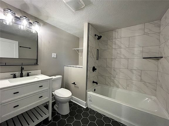 3rd image of 4609 Waveland Ct