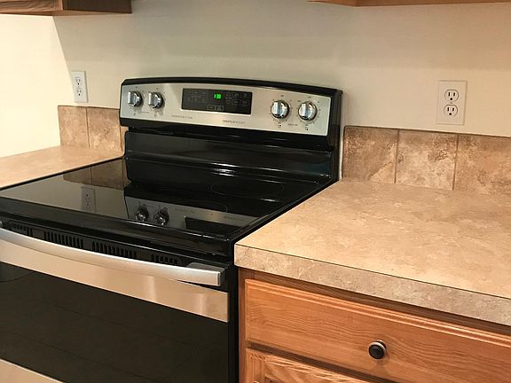 3rd image of 3888 SE Bentley St