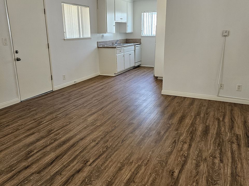 living room/kitchen
