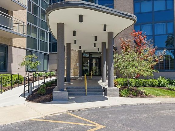 4th image of 4545 Wornall Rd APT 609