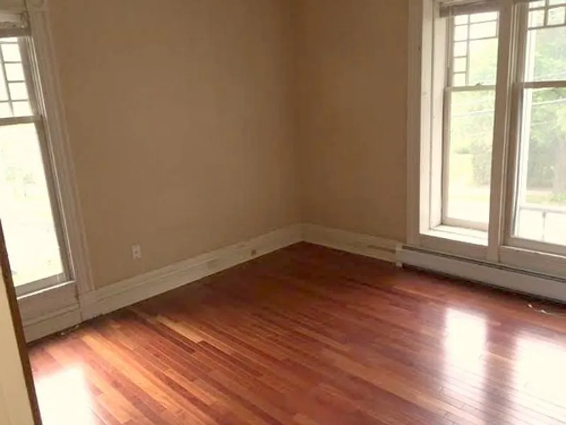 4 bed, 1.0 bath, $4,440 — Photo 4