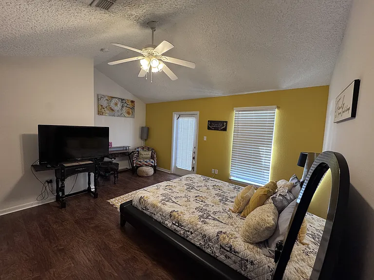 1100 Century Oaks Dr #A — Photo 22