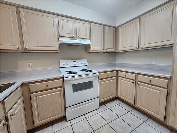 3rd image of 13953 Fairway Island Dr Unit 1-627