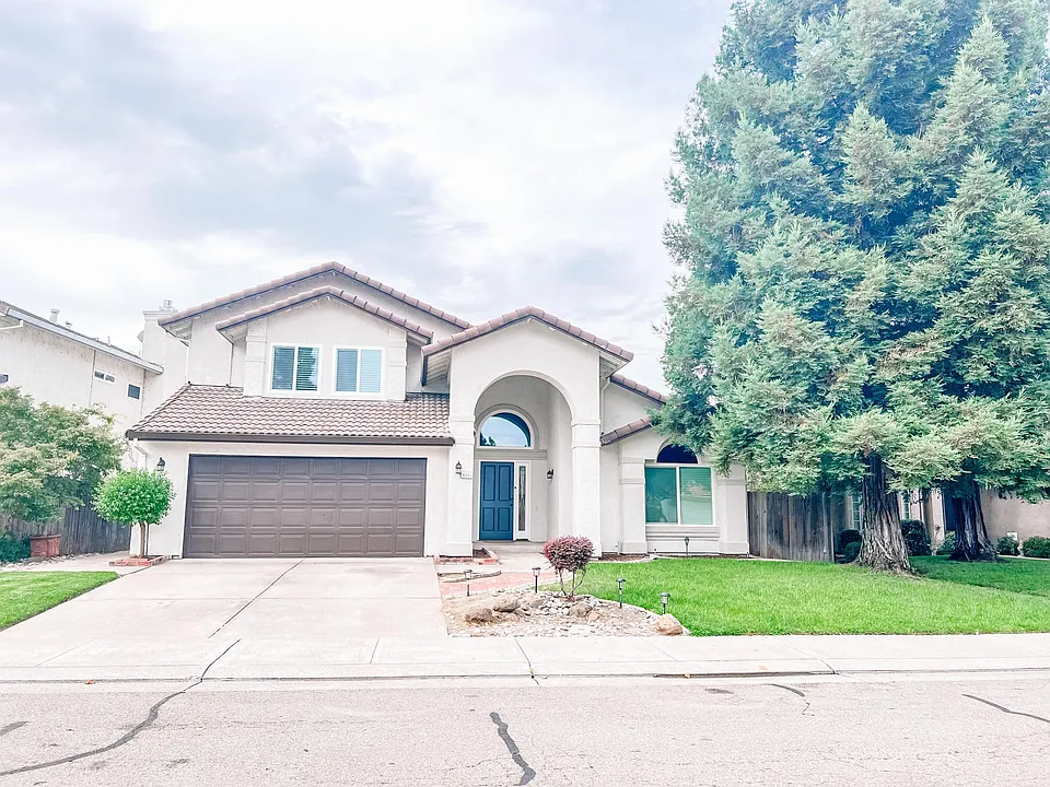 9291 White Water Ln
