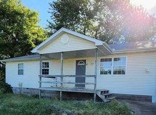 318 Elm St, Washburn, MO 65772