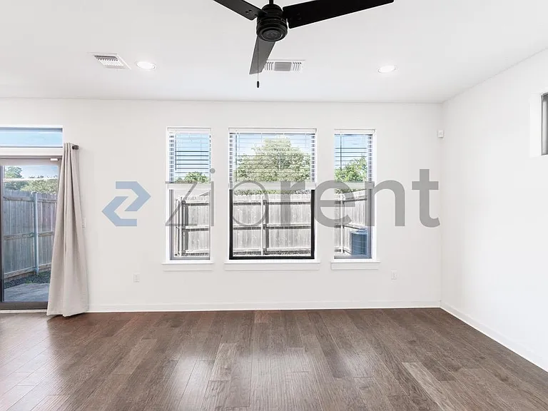 6409 Berkman Dr #7 — Photo 5