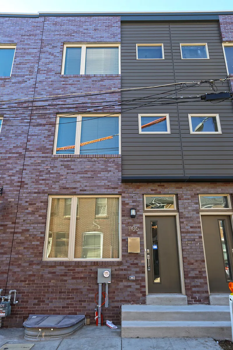Building Photo - 1106 E Hewson St