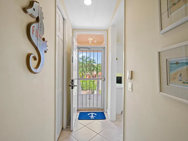 2385 Hidden Lake Dr #10 — Photo 10