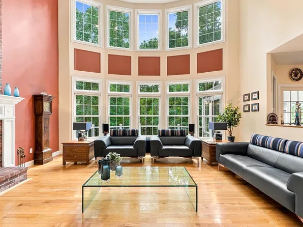 31 Trefry Ln, Stow, MA 01775