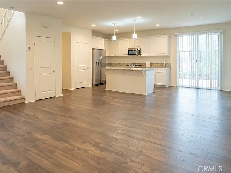 42688 Azure St — Photo 4
