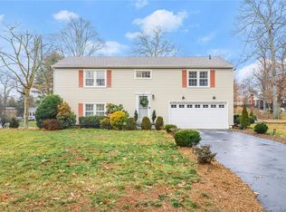 11 Kingsbury Rd, Norwalk, CT 06851