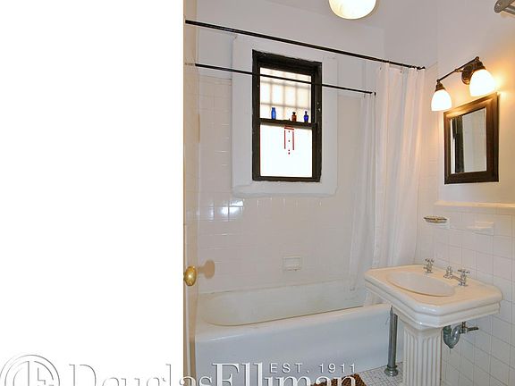 5th image of 170 Claremont Ave APT 2