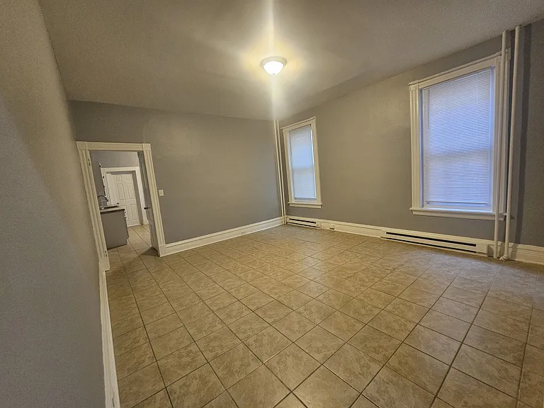 134 W Douglass St #1 — Photo 8