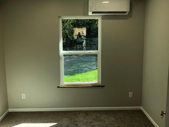 5th image of 558 S Lincoln Ave #A