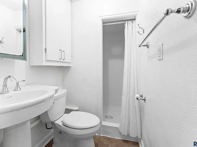 1817 S 5th Ave — Photo 16