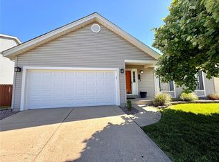 543 Chapel Cross Dr, Florissant, MO 63031