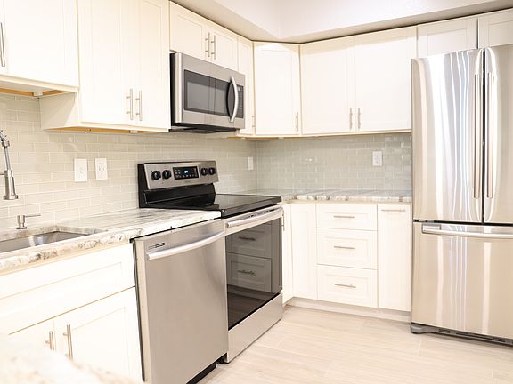 3rd image of 2402 W Azeele St Unit 430
