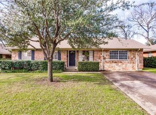 9909 Elmada Ln, Dallas, TX 75220