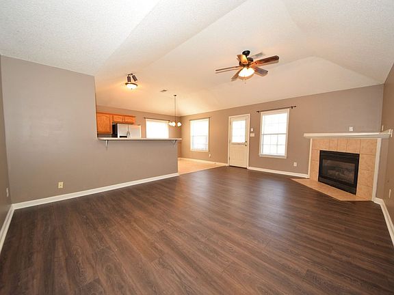 3rd image of 6898 Skylar Mill Ave