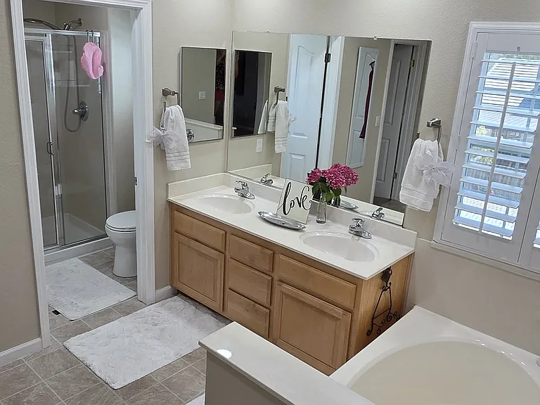 1013 Thompson Cir #1 — Photo 4