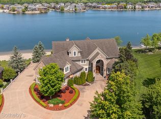 10611 Lighthouse Pt, South Lyon, MI 48178