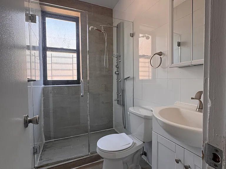 820 Riverside Dr #5G — Photo 5