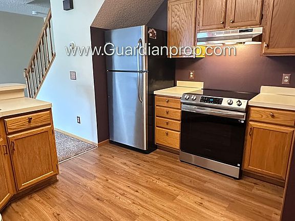 2nd image of 12802 Echo Ln