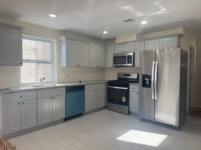 487 S 18th St #1-2 — Photo 1