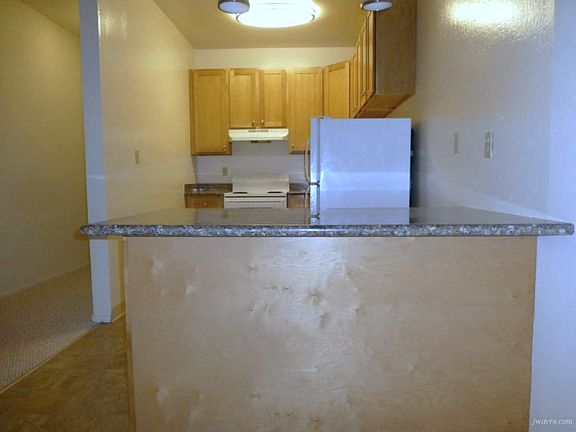 2nd image of 814 14th St APT 2