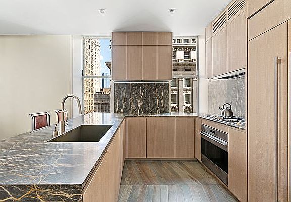 4th image of 49 Chambers St APT 6H